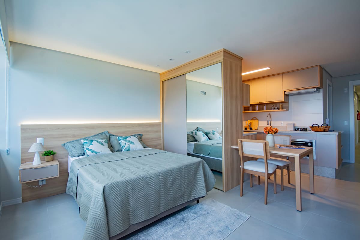 Closet planejado com organização e acabamento premium